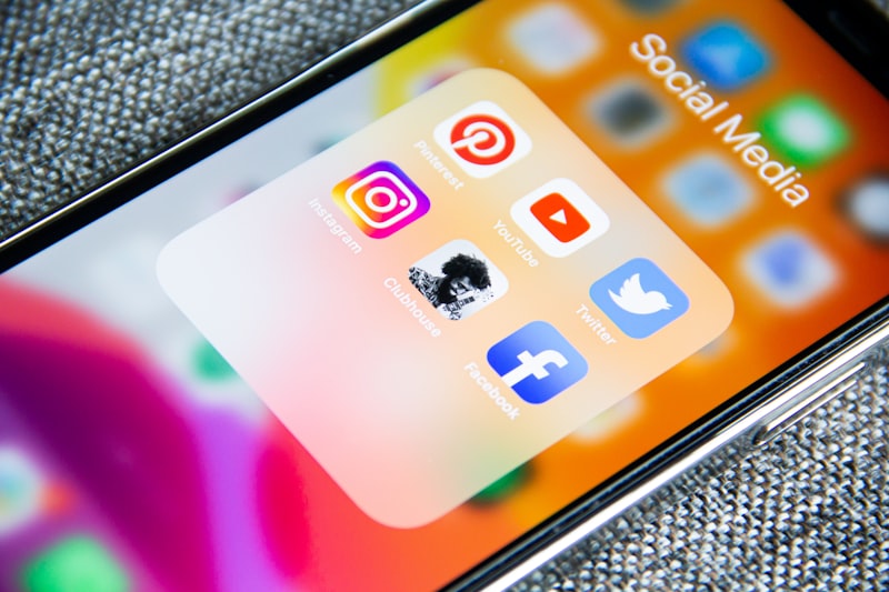 Tráfego pago Meta Google TikTok LinkedIn